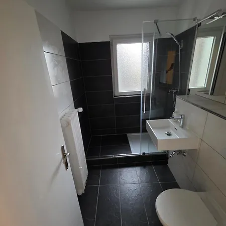 Doppelzimmer Fuer Bis Zu 4 Personen - 3 Og Homestay Duisburg